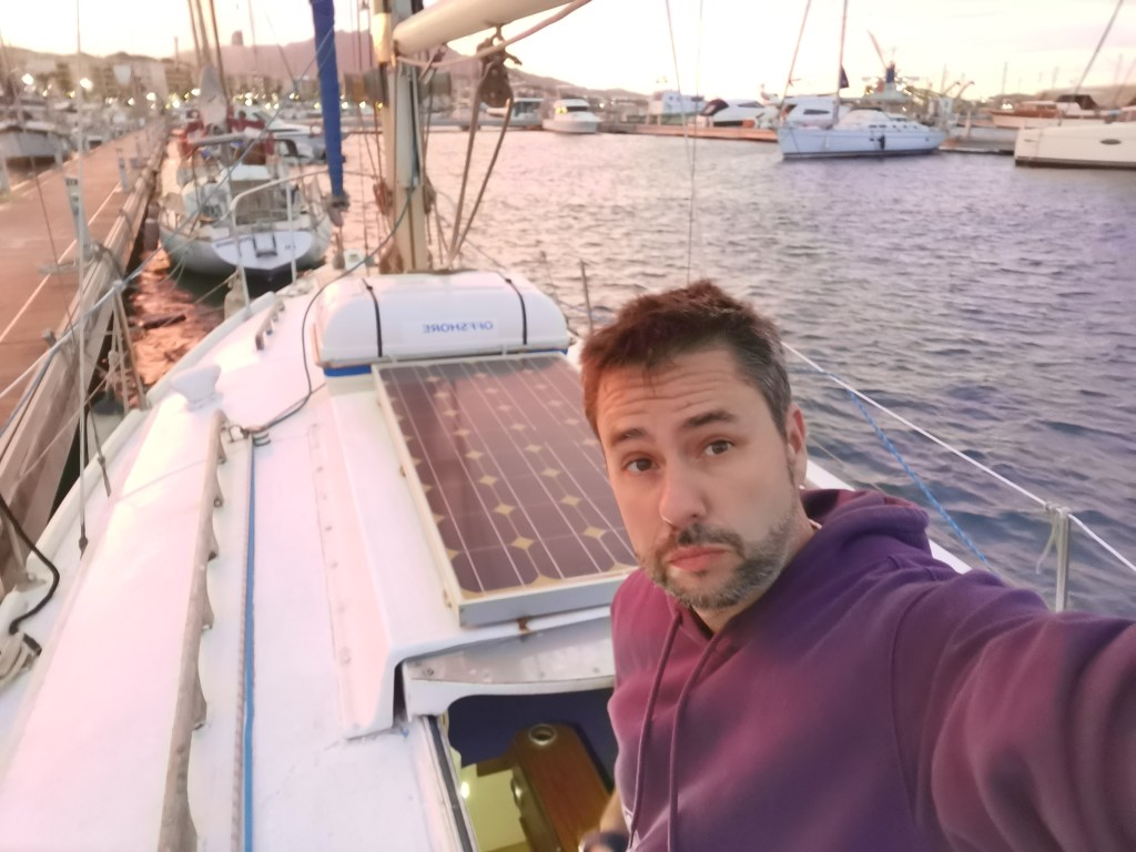 placa solar velero autosuficiencia