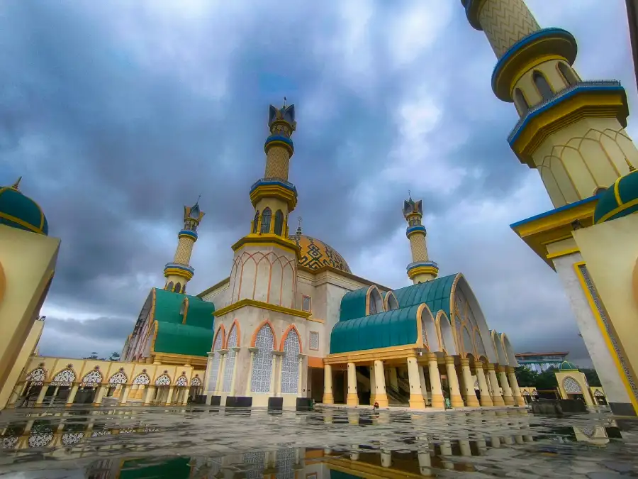Masjid Raya Hubbul Wathan visitar lombok centro islámico